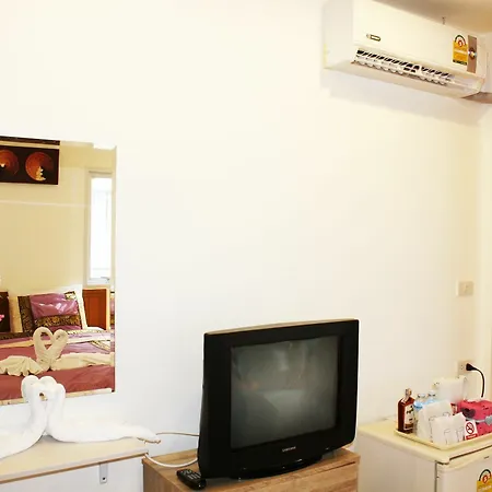 Patong At Inn